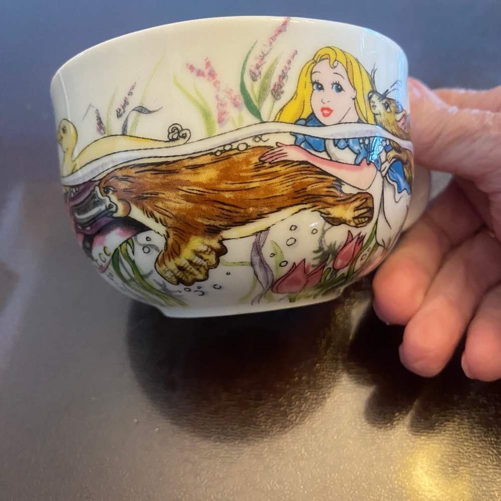 Paul Cardew "Alice in Wonderland" Coffee cup and saucer- set of four - Picture 9 of 14